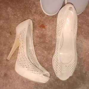 Apt 9 size 7 heals